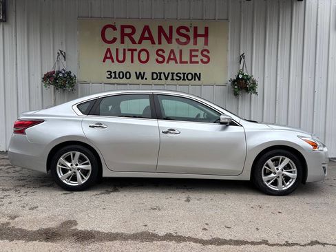 Used 2014 Nissan Altima 2.5 SL w/ Technology Package FWD image 2