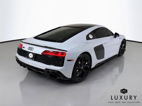 Used 2021 Audi R8 V10 w/ Premium Package RWD image 6