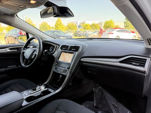 Used 2019 Ford Fusion SE image 21