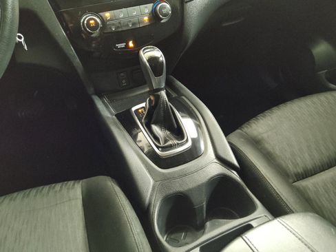 Used 2017 Nissan Rogue S FWD image 26