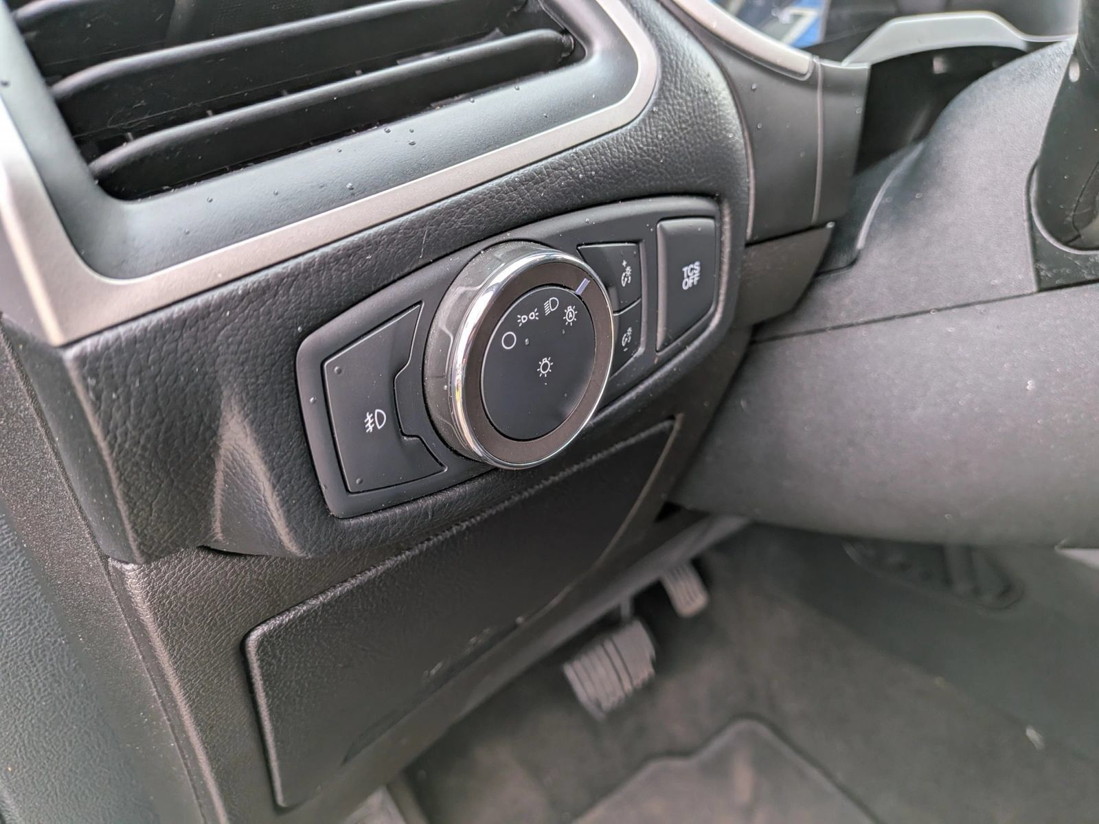 Used 2020 Ford Edge SEL AWD/4WD image 44