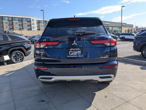 Used 2023 Mitsubishi Outlander SE image 5