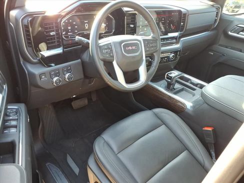 Used 2025 GMC Sierra 1500 Elevation w/ Elevation Premium Package AWD/4WD image 19
