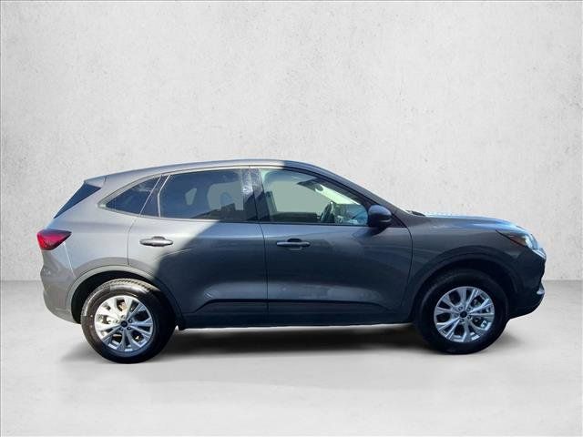 Used 2025 Ford Escape Active AWD/4WD image 4