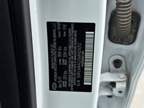 Used 2021 Hyundai Elantra SEL FWD image 28