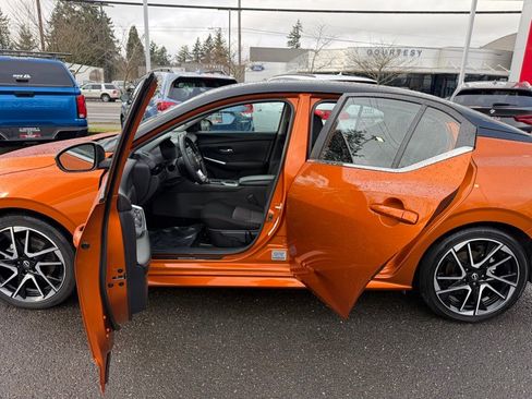 Used 2024 Nissan Sentra SR image 17