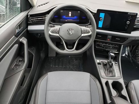 New 2026 Volkswagen Jetta SE FWD image 10
