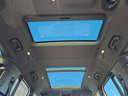 New 2025 Land Rover Defender 130 X-Dynamic SE AWD/4WD image 25