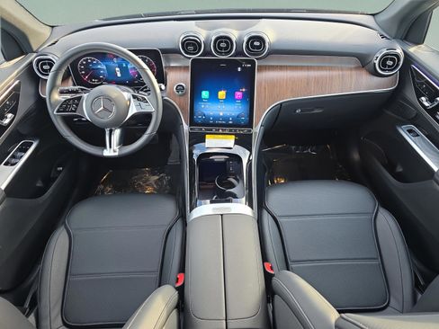 Used 2026 Mercedes-Benz GLC 300 4MATIC image 14