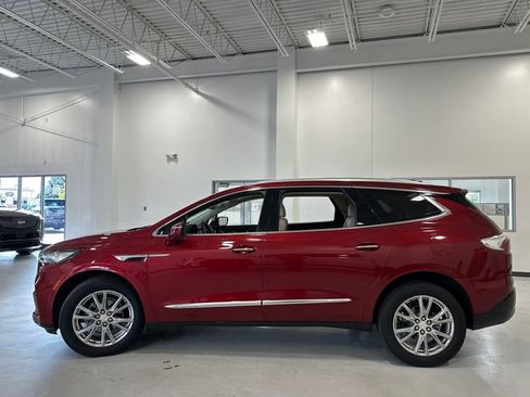 Used 2022 Buick Enclave Premium w/ Experience Buick Package image 9