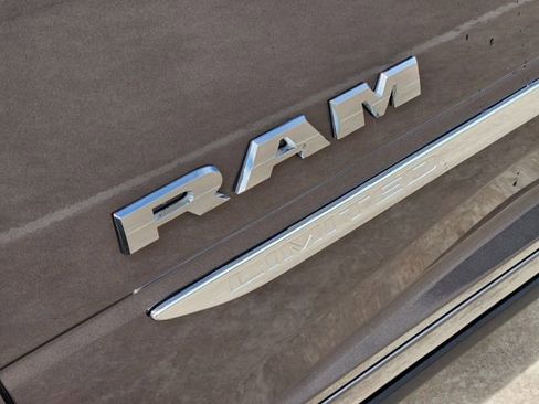 Used 2025 RAM 2500 Limited AWD/4WD image 12