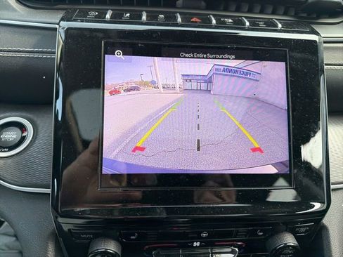 Used 2023 Jeep Grand Cherokee Laredo w/ Luxury Tech Group I image 15