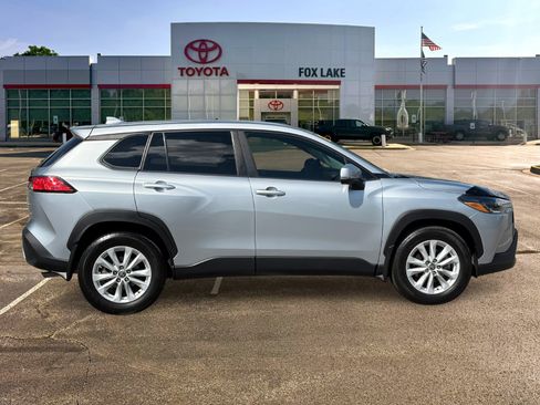 Used 2022 Toyota Corolla Cross LE AWD/4WD image 6