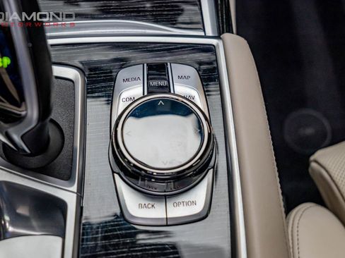 Used 2021 BMW 750i xDrive w/ Executive Package image 75