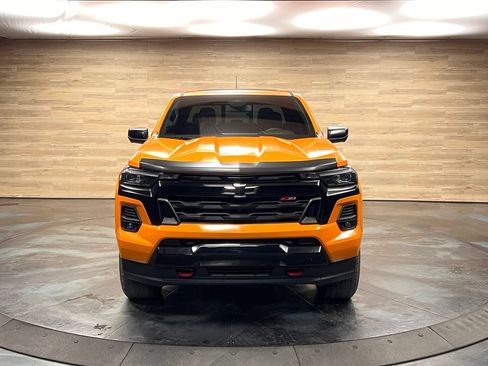 Used 2025 Chevrolet Colorado Z71 w/ Technology Package AWD/4WD image 21
