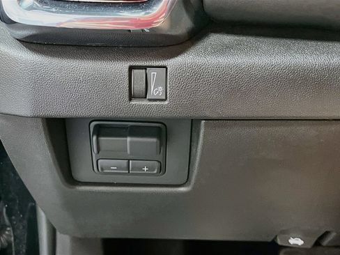 Used 2024 GMC Canyon Elevation w/ Convenience Package AWD/4WD image 10