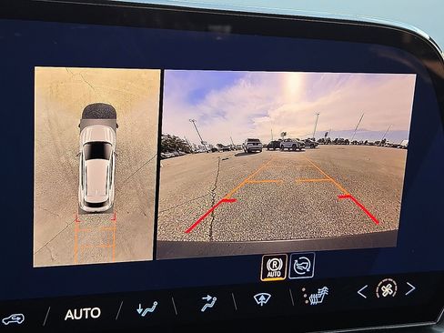 New 2026 Chevrolet Equinox EV LT image 16