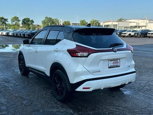 Used 2023 Nissan Kicks SR w/ SR Premium Package FWD image 6