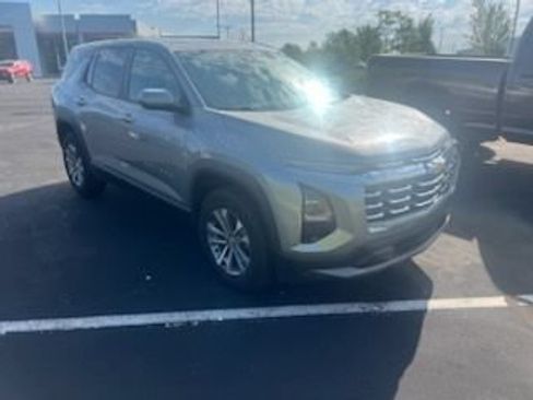 Used 2026 Chevrolet Equinox LT w/ Convenience Package II AWD/4WD image 7