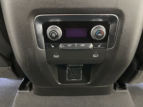 Used 2024 Chevrolet Tahoe Premier RWD image 43