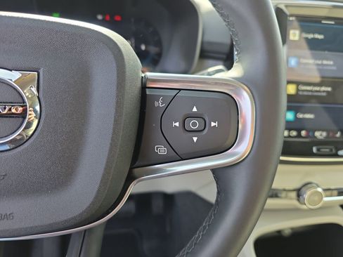 Used 2025 Volvo XC40 B5 Plus w/ Protection Package Premier image 27