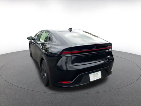 Used 2025 Toyota Prius LE image 11