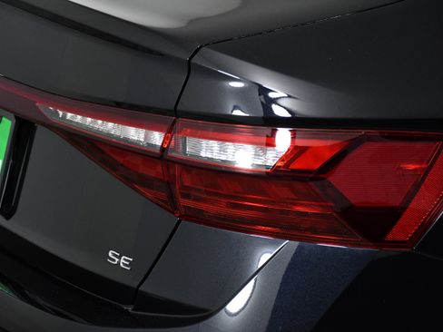 Used 2025 Volkswagen Jetta SE image 31