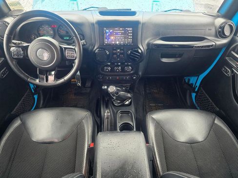 Used 2017 Jeep Wrangler Unlimited Sahara AWD/4WD image 20