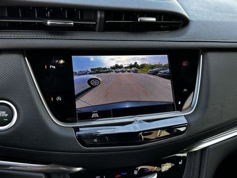 New 2025 Cadillac XT6 Luxury image 18
