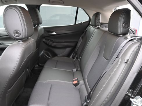 Used 2025 Buick Encore GX Preferred AWD/4WD image 17