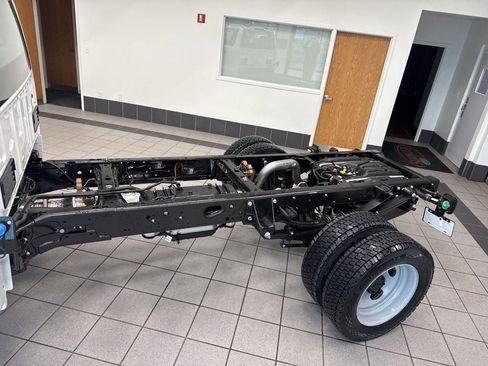 New 2026 Ford F550 4x4 Regular Cab Super Duty image 8