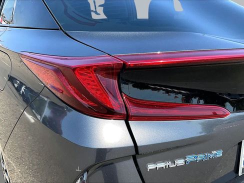 Used 2017 Toyota Prius Prime Advanced FWD image 28