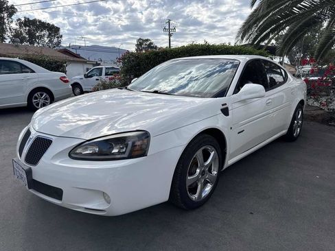 Used 2006 Pontiac Grand Prix GXP w/ Sun And Sound Package image 3