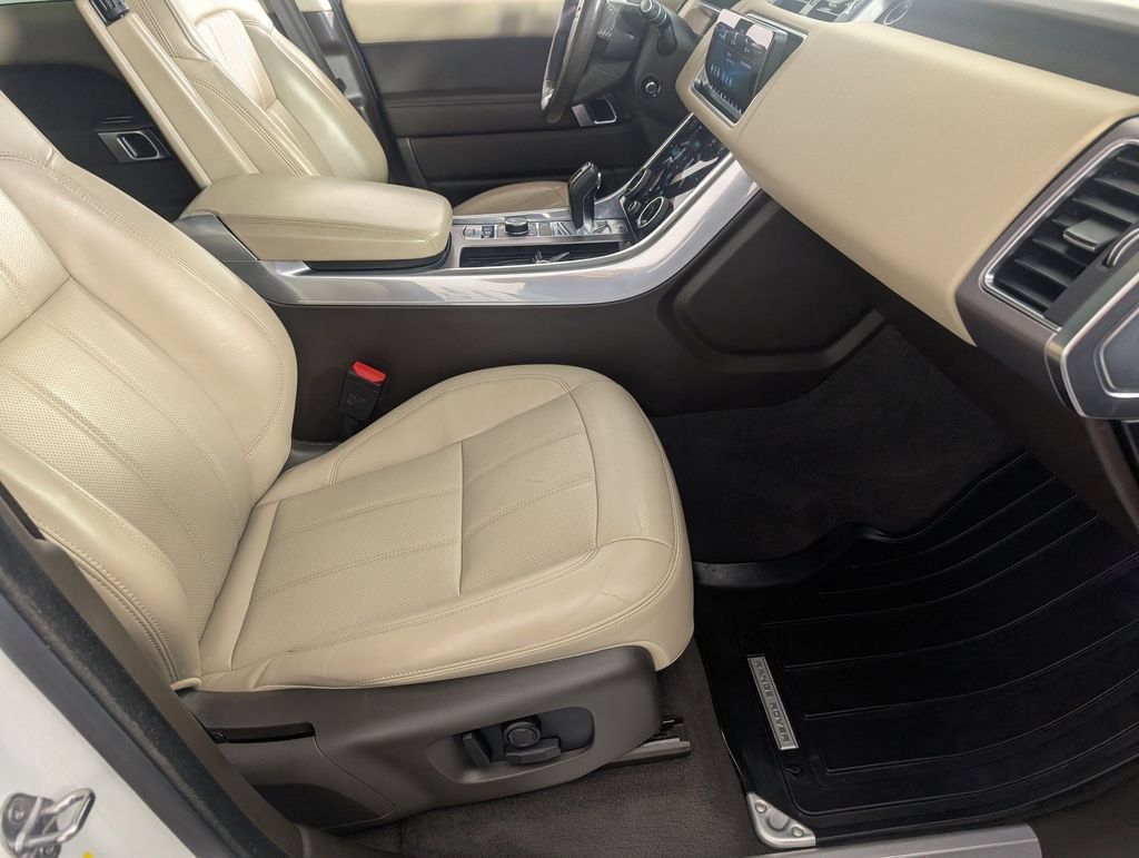 Used 2018 Land Rover Range Rover Sport HSE AWD/4WD image 32