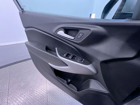 Used 2024 Chevrolet Trax LS w/ LS Convenience Package FWD image 31