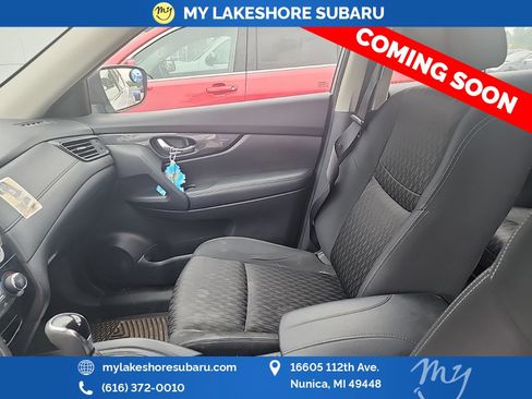 Used 2017 Nissan Rogue S AWD/4WD image 11