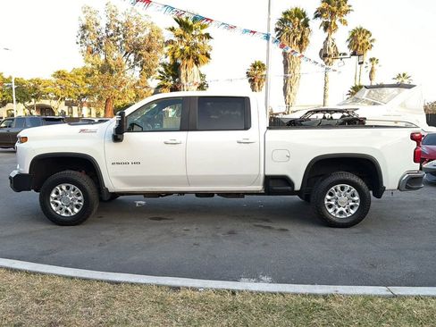 Used 2022 Chevrolet Silverado 2500 LT w/ Convenience Package AWD/4WD image 5