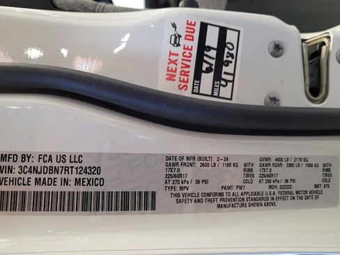 Used 2024 Jeep Compass Latitude image 33