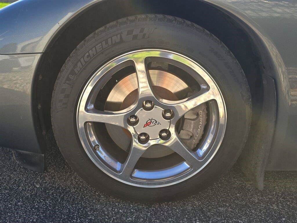 Used 2003 Chevrolet Corvette Convertible w/ Preferred Equipment Group1 RWD image 5