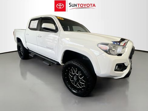 Used 2020 Toyota Tacoma SR5 RWD image 1