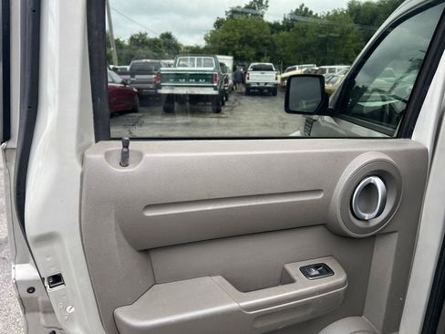 Used 2009 Dodge Nitro SE AWD/4WD image 13