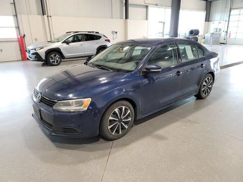 Used 2014 Volkswagen Jetta SE FWD image 3