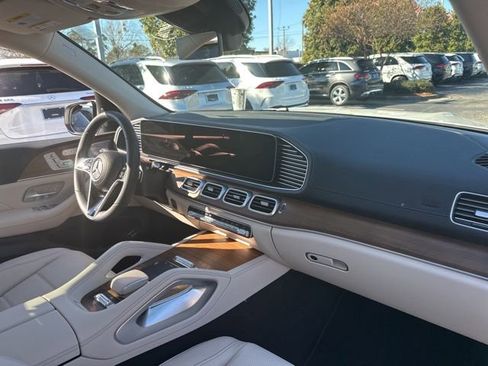 Certified 2025 Mercedes-Benz GLS 450 4MATIC image 36