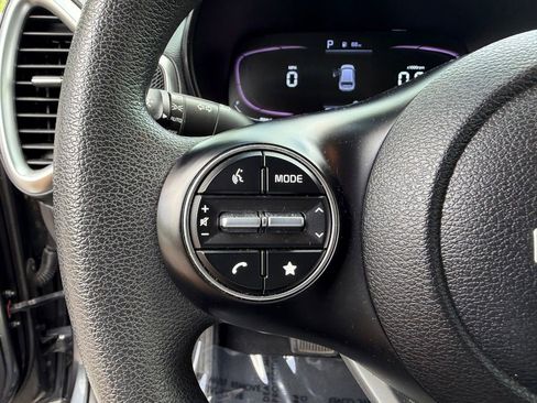 Used 2024 Kia Soul LX w/ Option Group 015 FWD image 22
