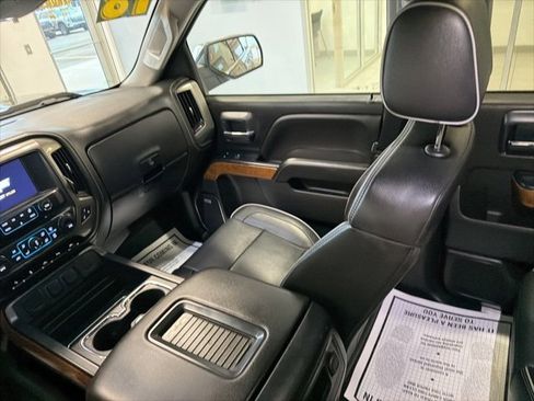 Used 2018 Chevrolet Silverado 1500 High Country image 13