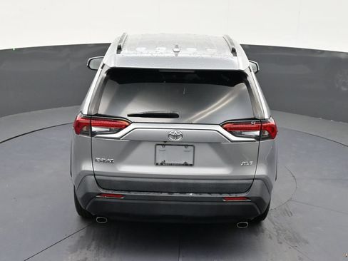 Used 2021 Toyota RAV4 XLE FWD image 15