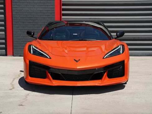 Used 2025 Chevrolet Corvette E-Ray w/ Stealth Interior Trim Package AWD/4WD image 6