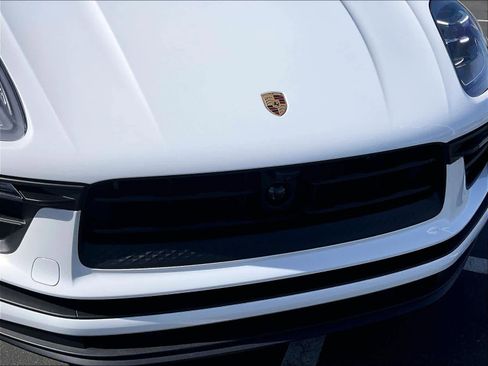 Used 2024 Porsche Macan image 33