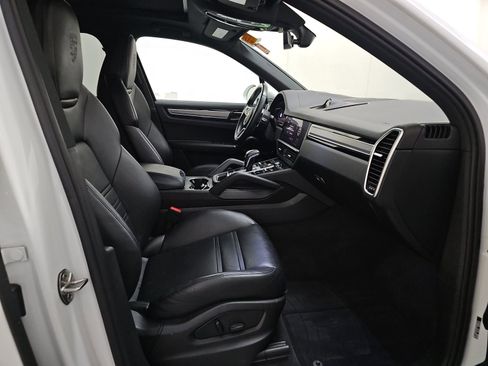 Used 2023 Porsche Cayenne Platinum Edition w/ Assistance Package AWD/4WD image 13