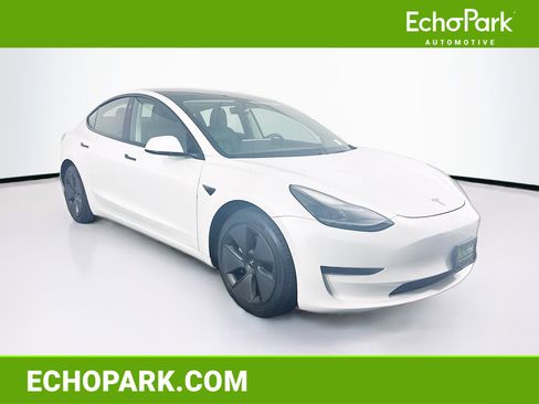 Used 2021 Tesla Model 3 Standard Range Plus image 1